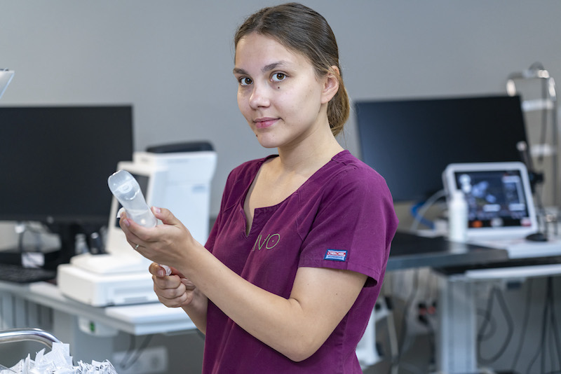 Anna Ascui, Asistente Técnica Veterinaria (ATV) en IVO Oftalmología