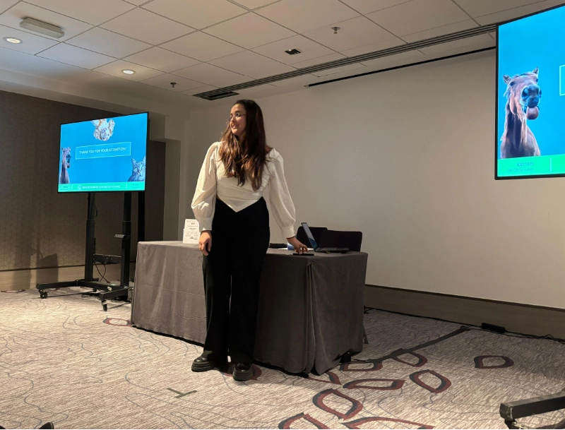 Final de una de las ponencias que se llevaron a cabo en ACOS 2025.